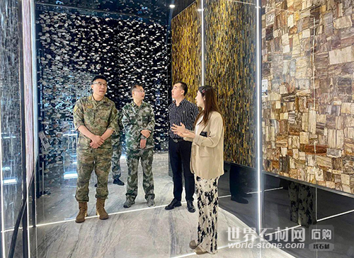 英良產(chǎn)業(yè)園參觀(guān)